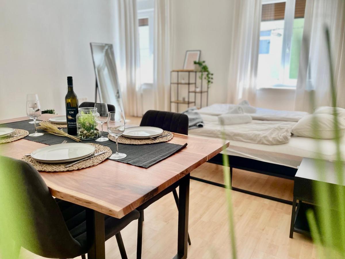 Central Comfy Apartment - Self Check-In Graz Bagian luar foto