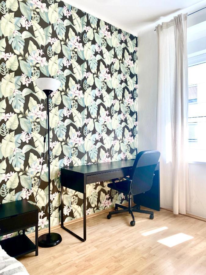 Central Comfy Apartment - Self Check-In Graz Bagian luar foto